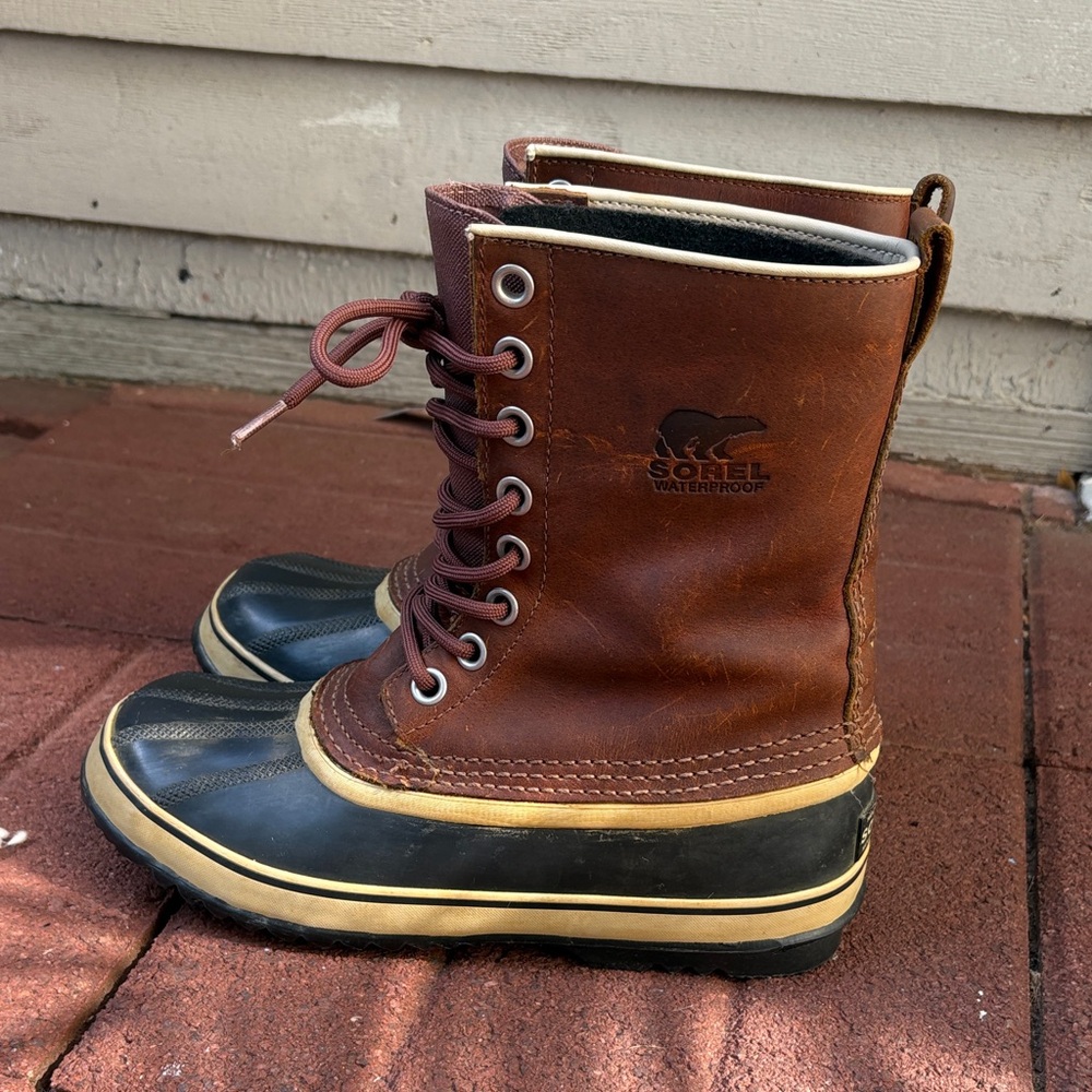 Sorel Chestnut and Ebony Waterproof Boots
